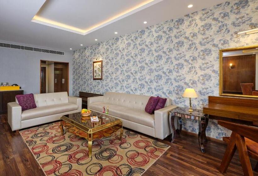 هتل Zone By The Park, Jammu