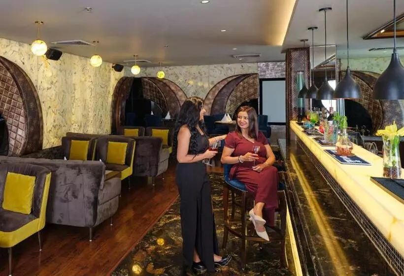 ホテル Zone By The Park, Jammu