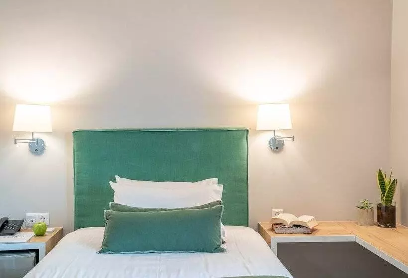 Chroma Fashions & Apartments