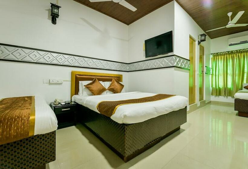 فندق Chembil Residency By Oyo Rooms
