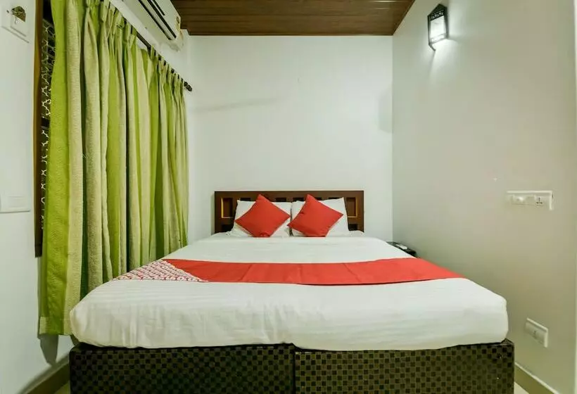 ホテル Chembil Residency By Oyo Rooms