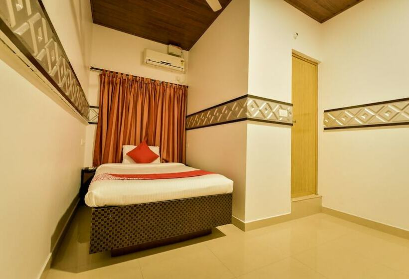 فندق Chembil Residency By Oyo Rooms