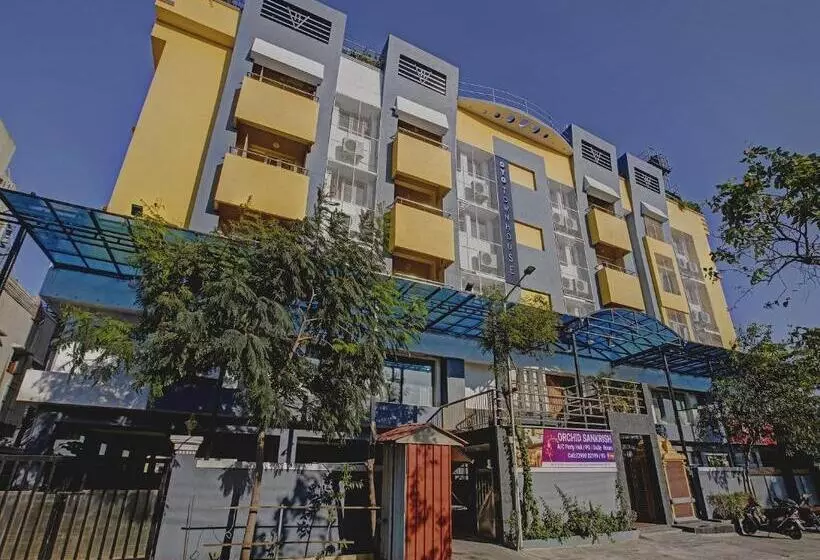ホテル Super Townhouse Orchid Sankrish Near Balaji Dental College
