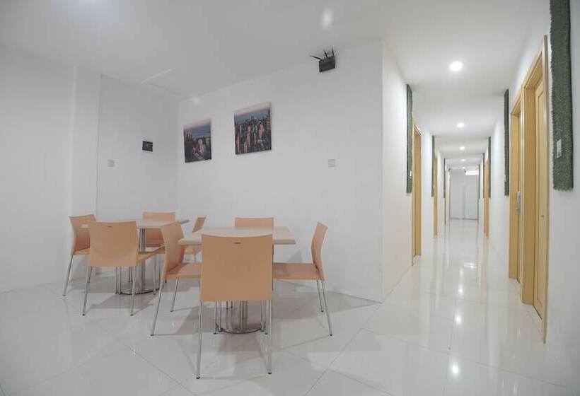 Hotel Reddoorz Plus @ Catania Lrt Cinde Palembang