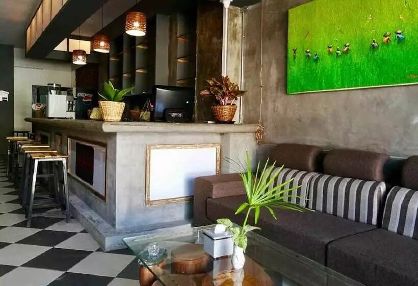 Lao Huk Bed And Cafe   Hostel