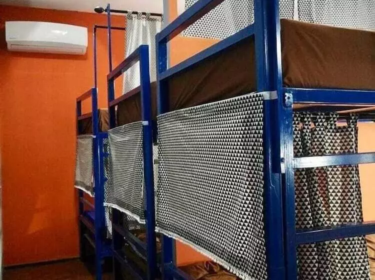 Lao Huk Bed And Cafe   Hostel