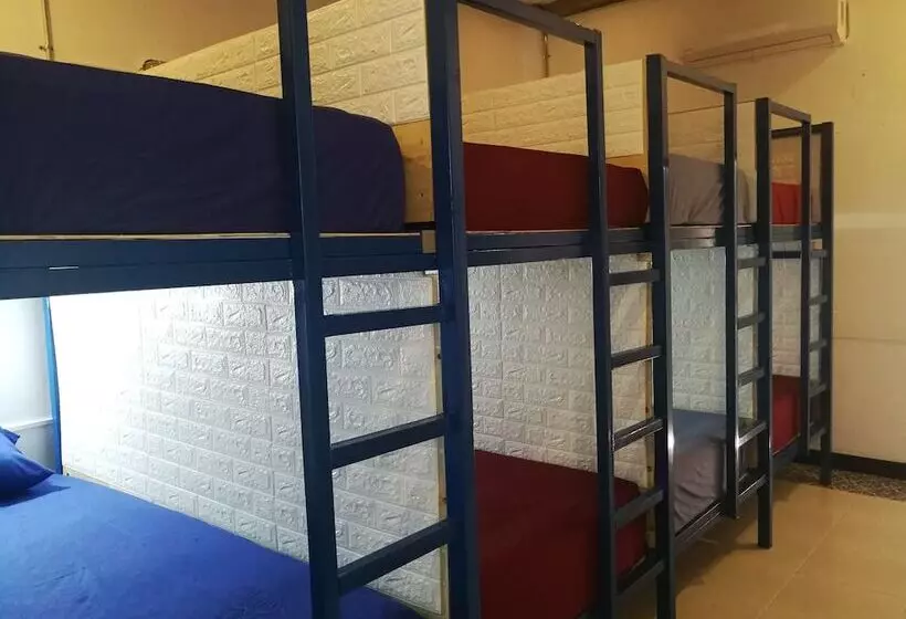Lao Huk Bed And Cafe   Hostel