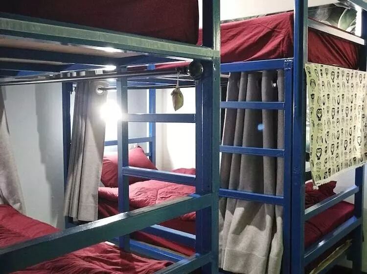 Lao Huk Bed And Cafe   Hostel
