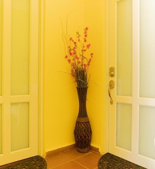 پانسیون Andalucia Guest House