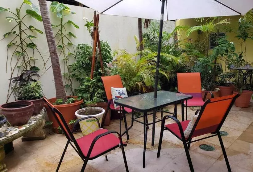 پانسیون Andalucia Guest House