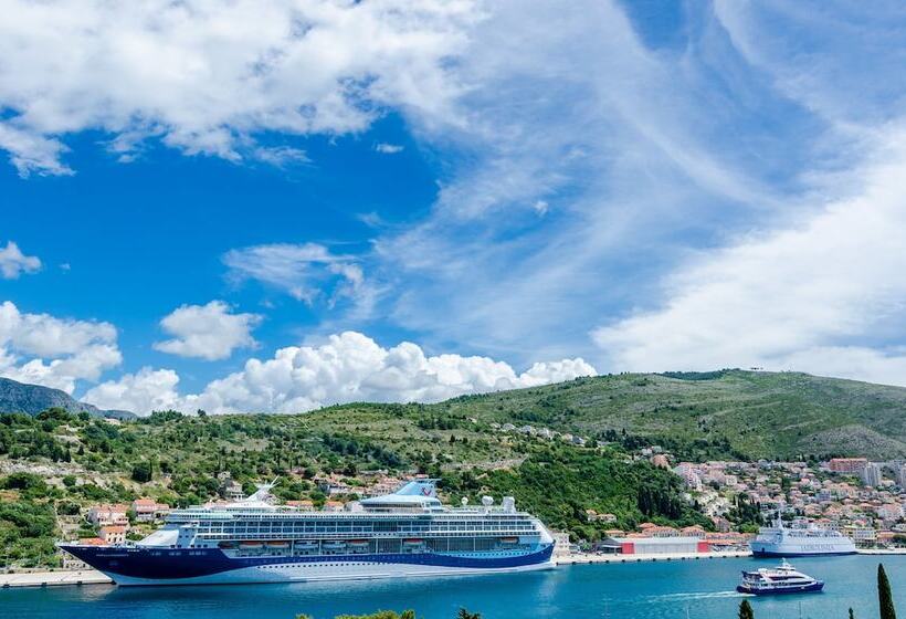 פנסיון Guest House Avdic