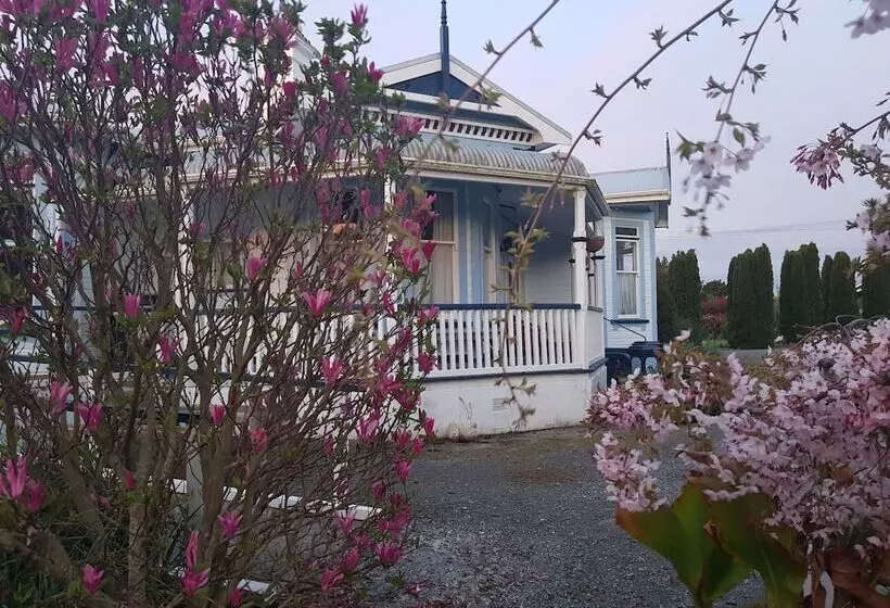 Majatalo Lancewood Lodge