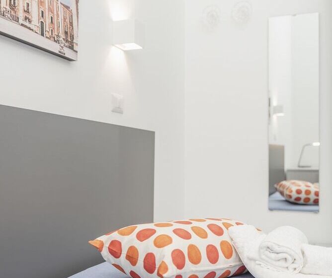 تختخواب و صبحانه Fladi House Catania