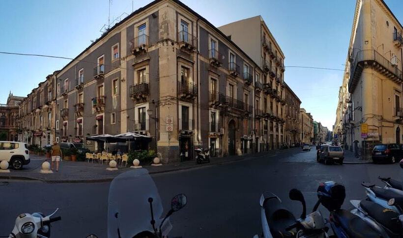 تختخواب و صبحانه Fladi House Catania