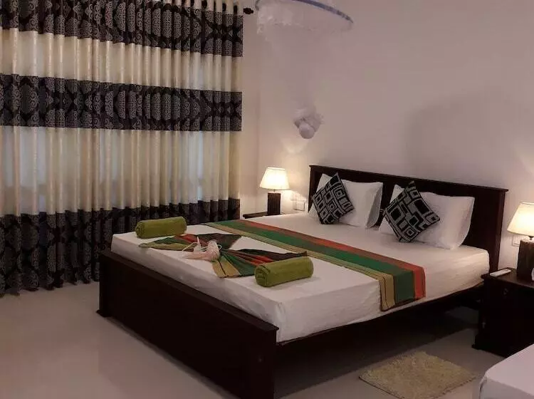 Aamiaismajoitus (B&B) Sigiri Hibiscus Villa