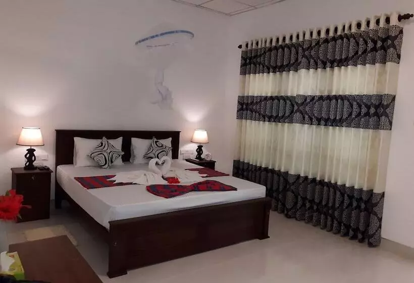 Aamiaismajoitus (B&B) Sigiri Hibiscus Villa