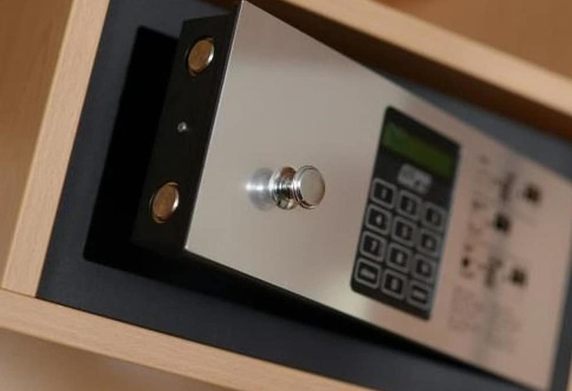 Downtown Park Apartments With Balcony