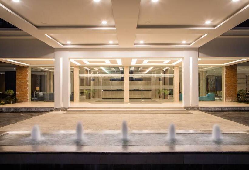 هتل Pawan Palace Lumbini