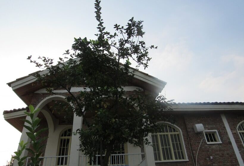 هتل Rebero Kivu Resort