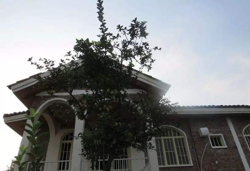 هتل Rebero Kivu Resort