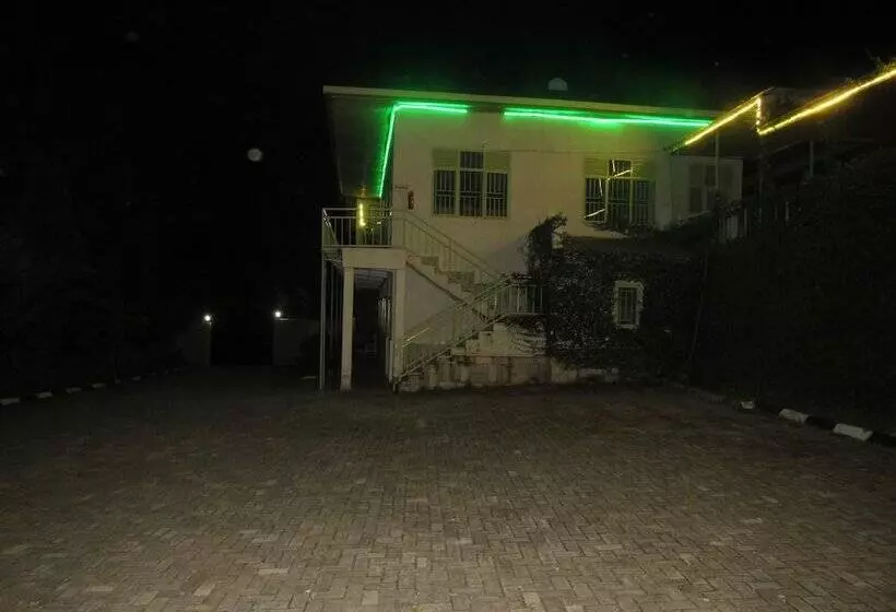 هتل Rebero Kivu Resort