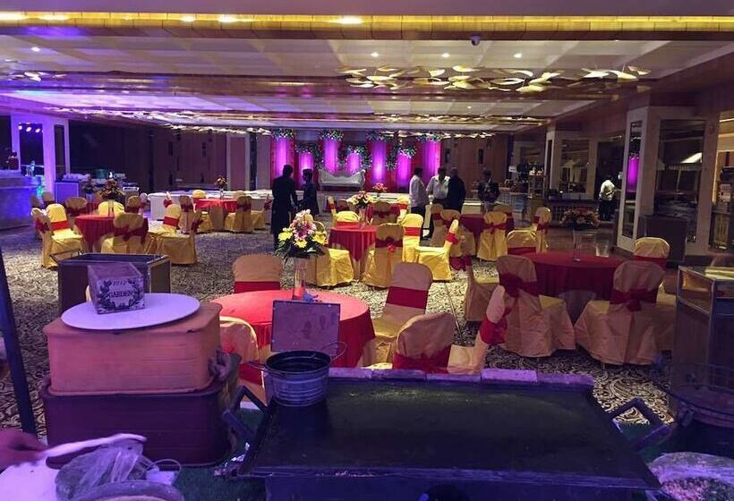 Hotel The Utsav Grand Banquets & Resort