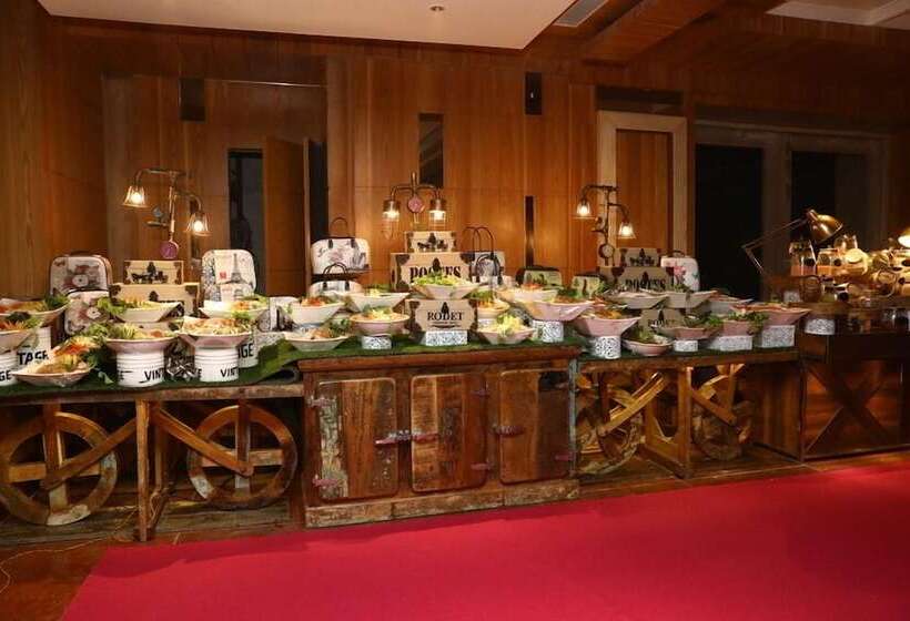 Hotel The Utsav Grand Banquets & Resort