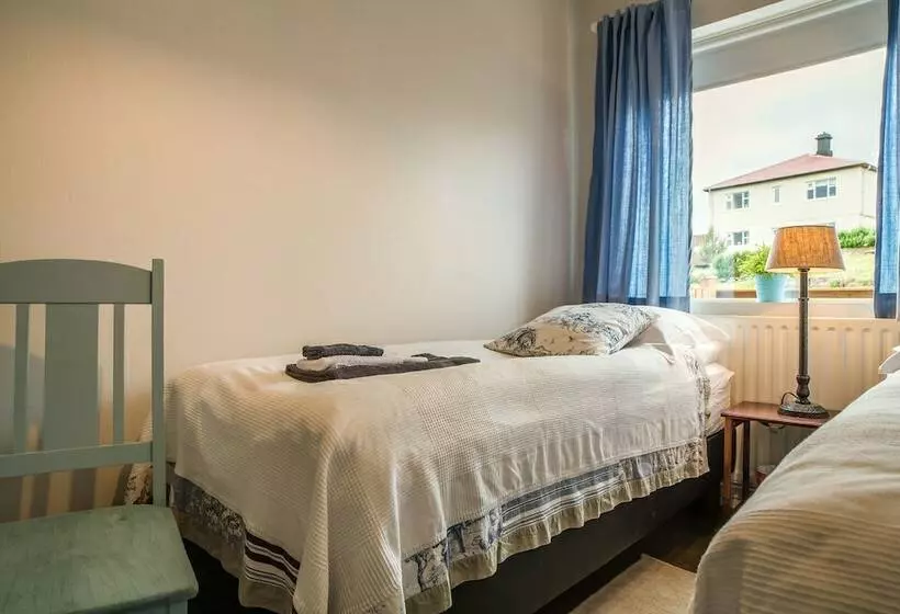 پانسیون Höfðagata Guesthouse