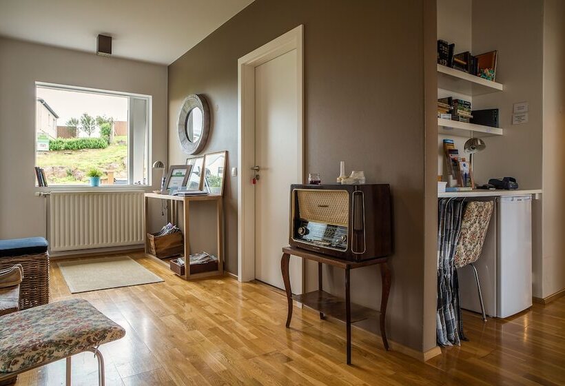 پانسیون Höfðagata Guesthouse