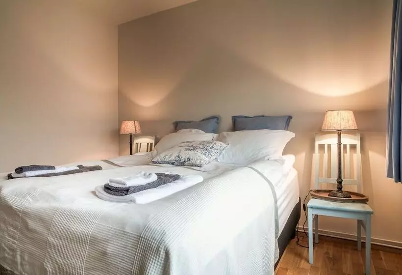 پانسیون Höfðagata Guesthouse