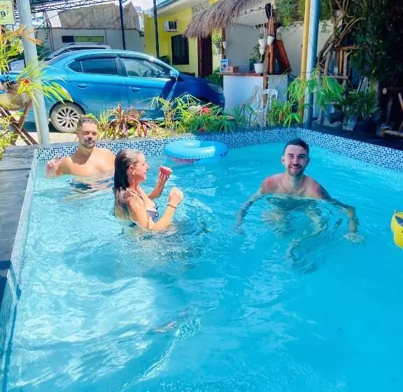 هاستل Babu Backpackers Inn