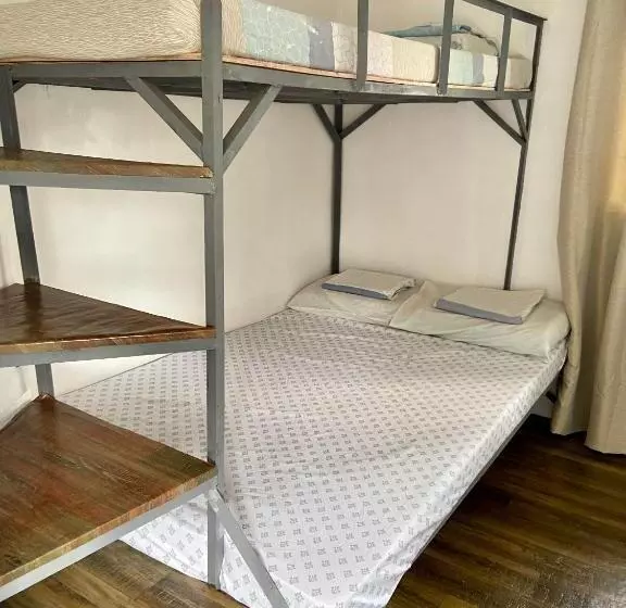 هاستل Babu Backpackers Inn
