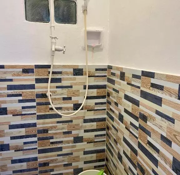 هاستل Babu Backpackers Inn