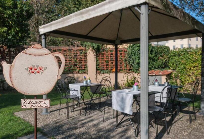 تختخواب و صبحانه Il Giardino Del Pettirosso