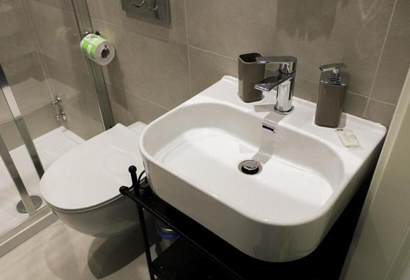 تختخواب و صبحانه Il Giardino Del Pettirosso