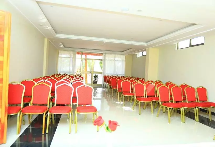 ホテル Kerawi International