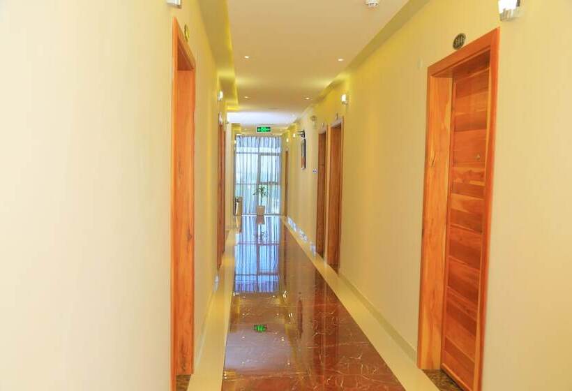 호텔 Kerawi International