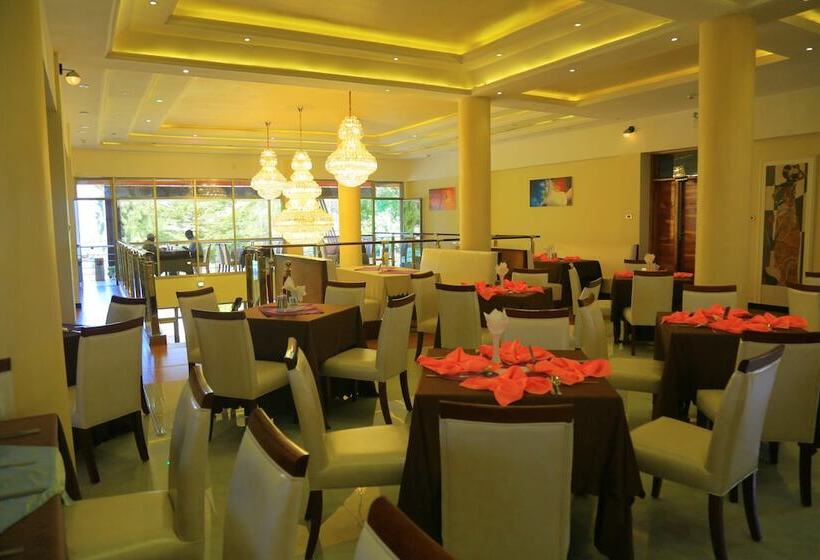 호텔 Kerawi International