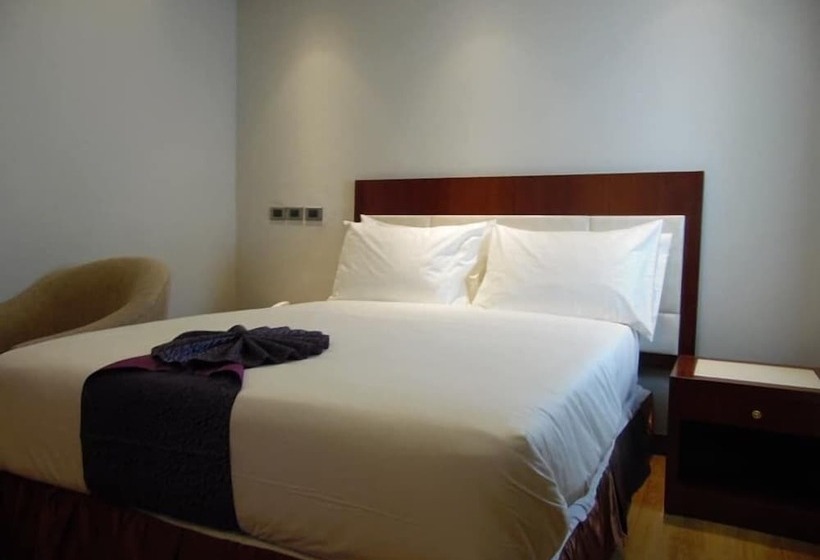 호텔 Kerawi International