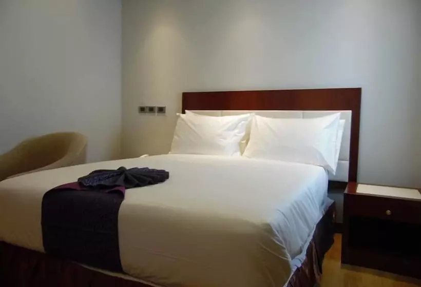 ホテル Kerawi International