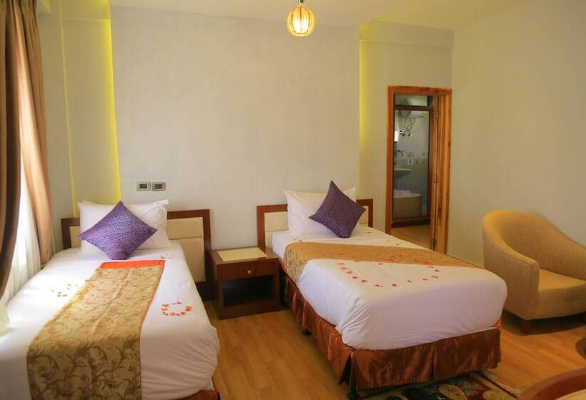 호텔 Kerawi International