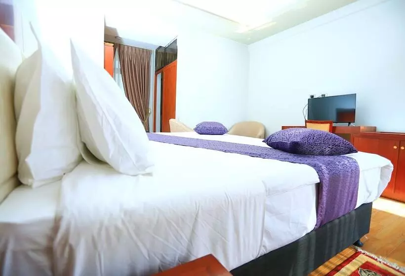 ホテル Kerawi International