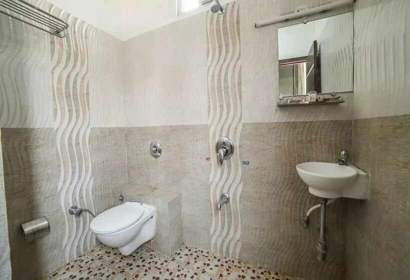 هتل Omni By Oyo Rooms