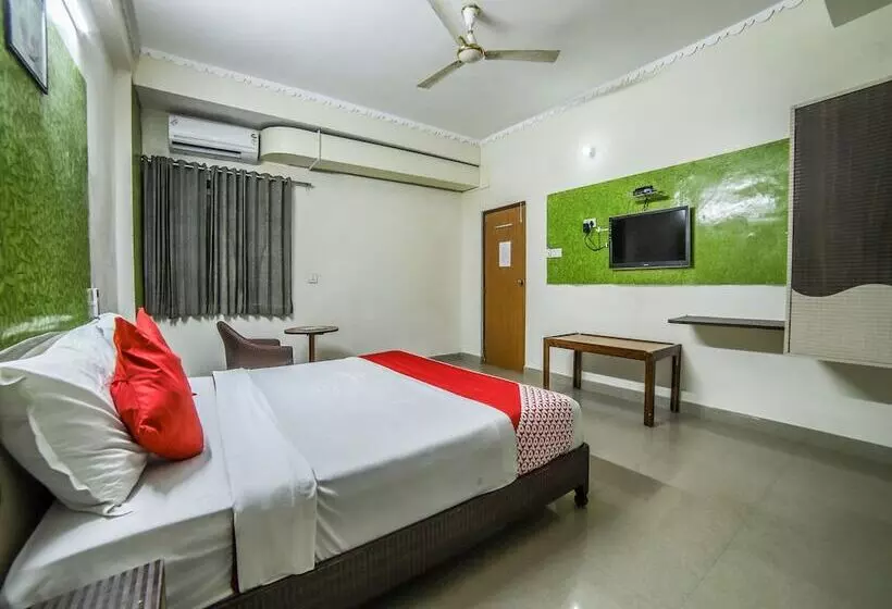 هتل Omni By Oyo Rooms