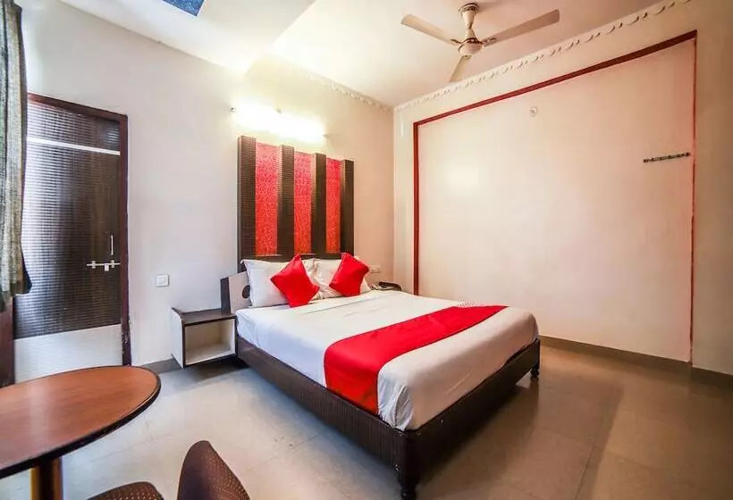 هتل Omni By Oyo Rooms