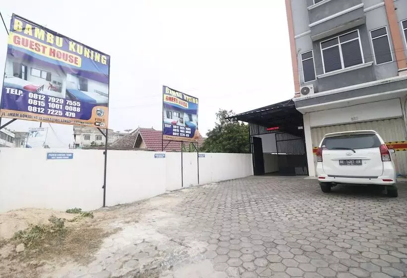 ペンション Reddoorz Near Kartini Mall 2 Lampung