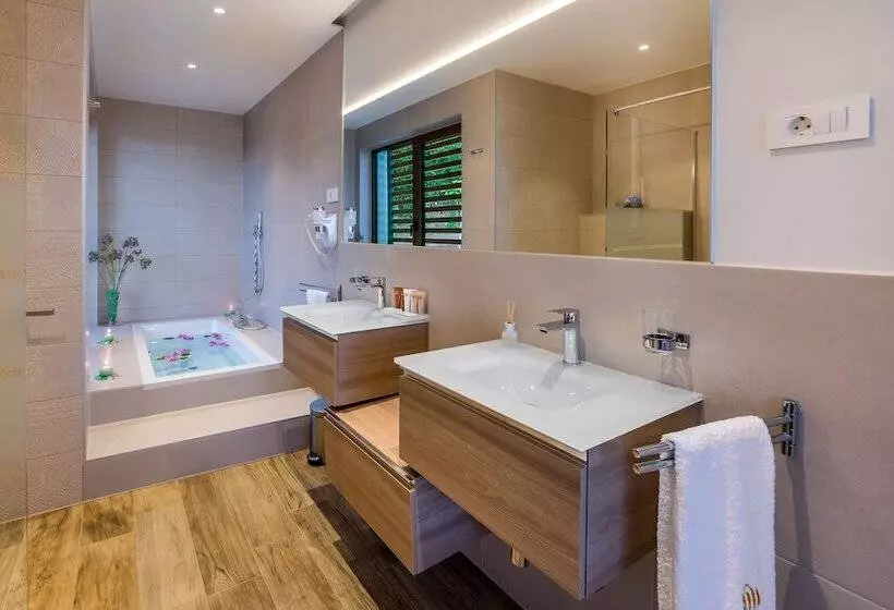 Villa Altavista   Seaview & Relax With Heated Pool & Minigolf