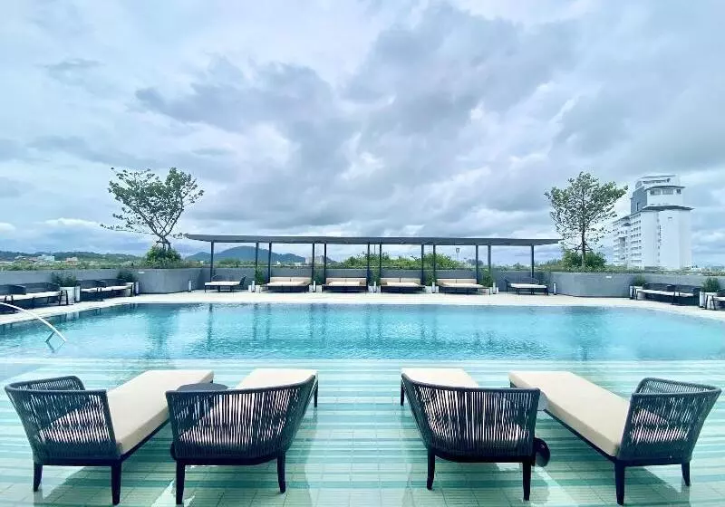 호텔 Courtyard By Marriott Phuket Town