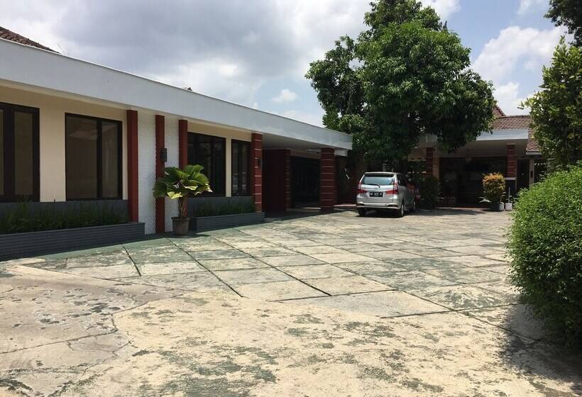 مبيت وإفطار 3c Familia Residence