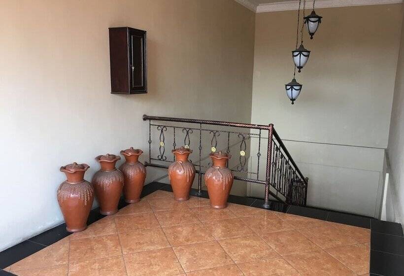 مبيت وإفطار 3c Familia Residence